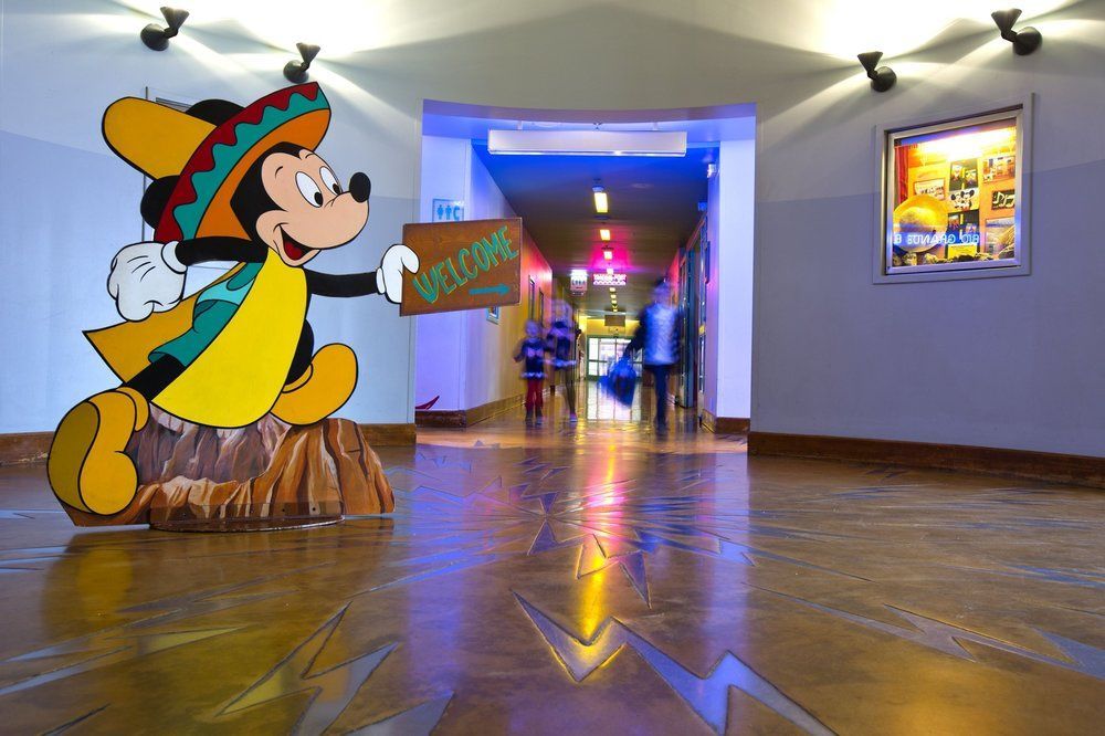 Disney Hotel Santa Fe Coupvray Esterno foto